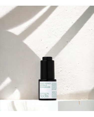 Organic prickly pear oil for anti-aging face care. MAISON tedis